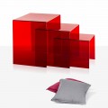 3 tables rouges superposables de design Amalia, faites en Italie