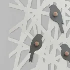 Porte-manteau mural en bois coloré au design moderne - Alberuccell Viadurini