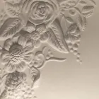 Applique murale en céramique blanche mate avec fleurs décoratives - Fluxo Viadurini