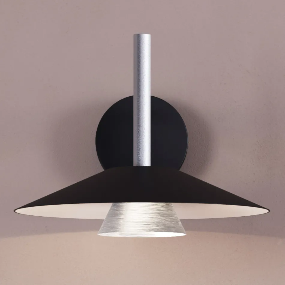 Appliques murales en métal aux finitions variées, fabriquées en Italie - Mira Viadurini