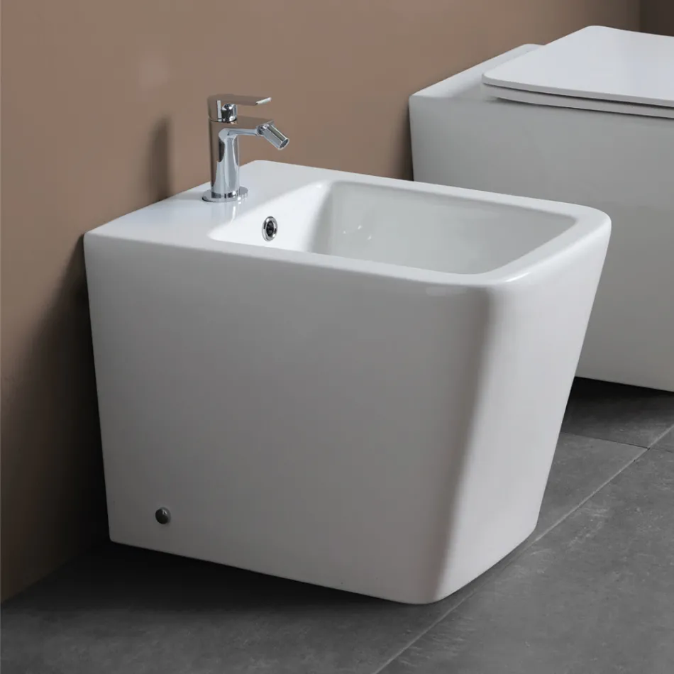 Bidet monotrou sur pied en céramique blanche au design moderne et élégant - Giunco Viadurini