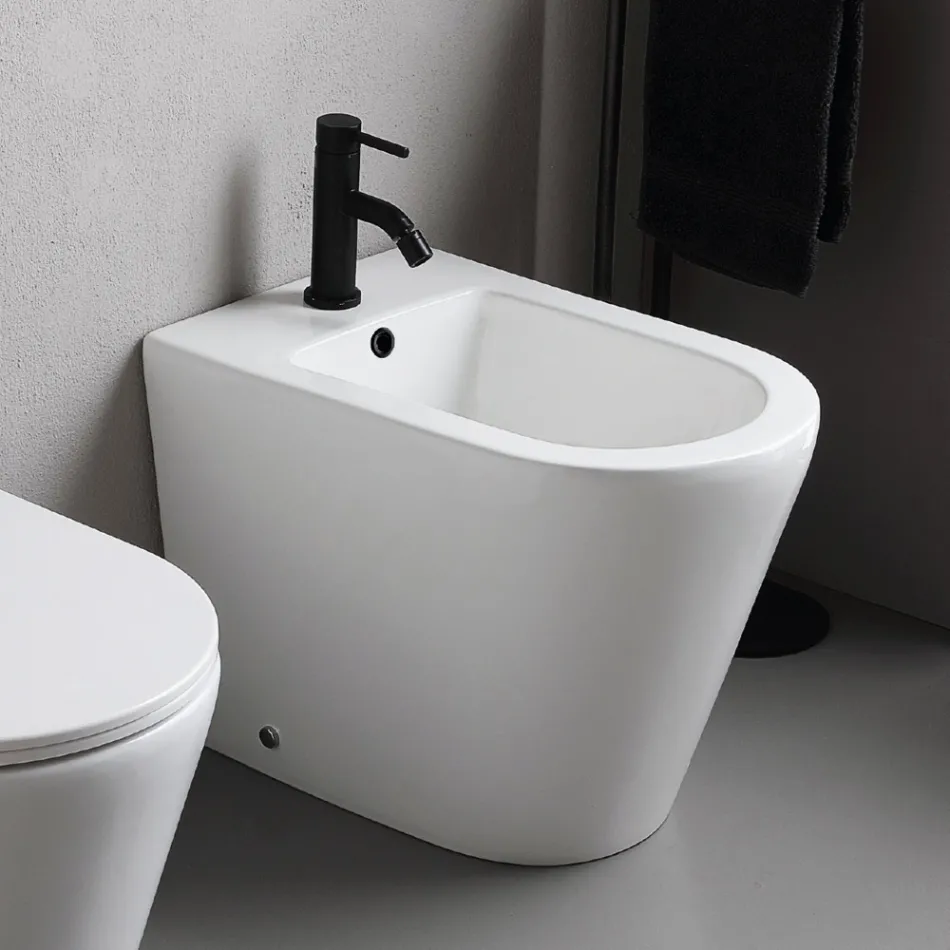 Bidet monotrou sur pied Salice en céramique blanche au design moderne et élégant Viadurini