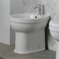 Bidet monotrou sur pied en céramique blanche au design classique - Silica