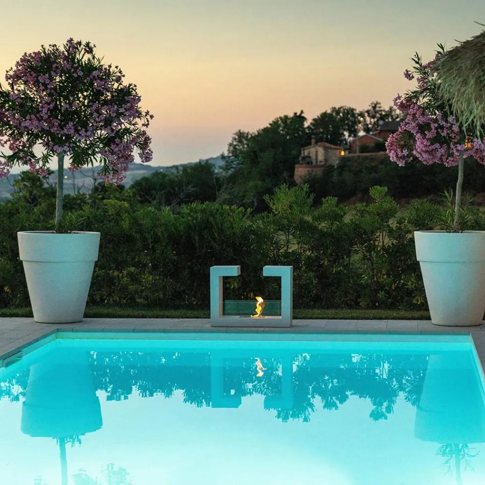 Cheminée Bio au Sol en Métal Peint Blanc et Verre Trempé - Pelide Viadurini