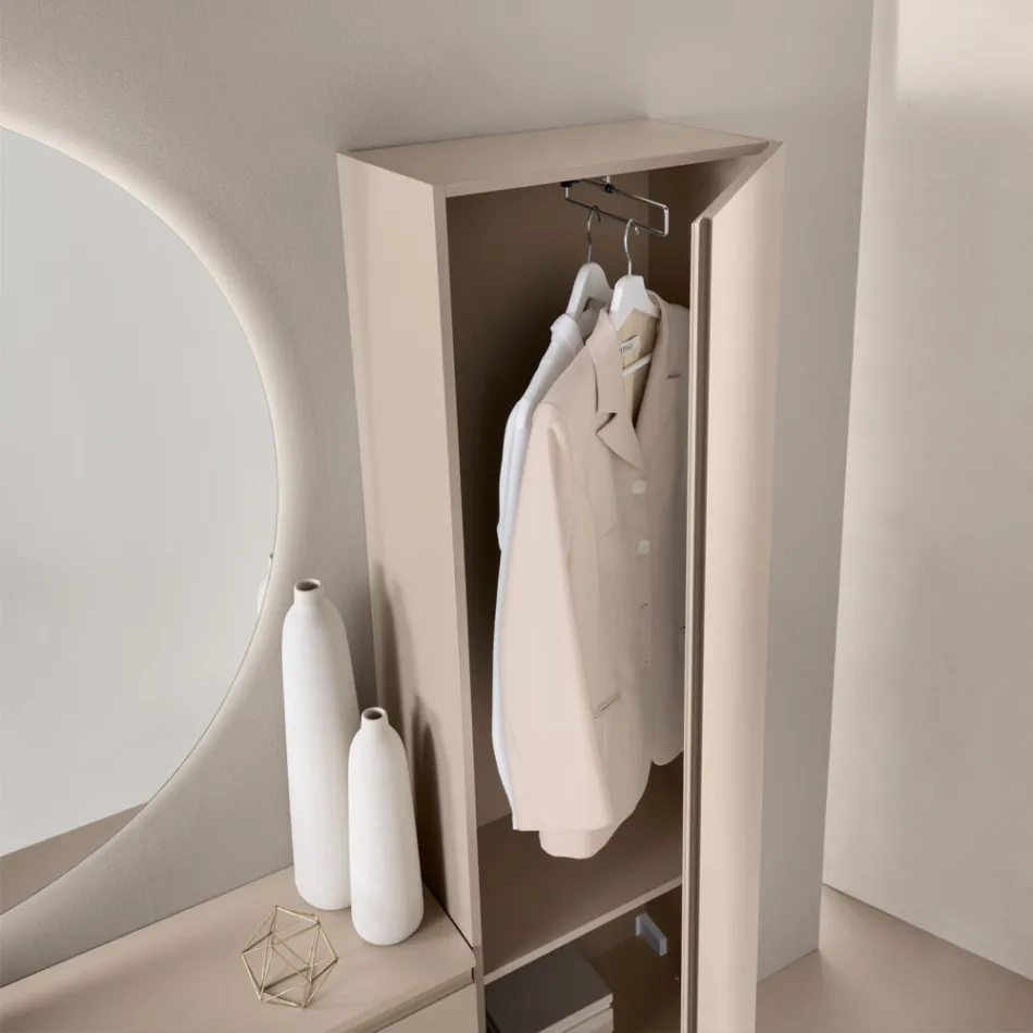 Porte-manteau en mélamine laquée avec porte en MDF et étagère intérieure - Lunis Viadurini