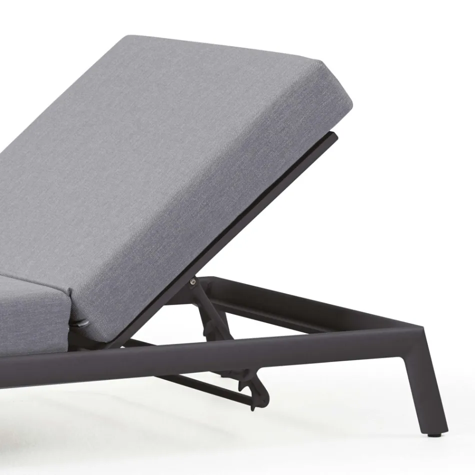 Chaise longue de jardin en aluminium avec revêtement en tissu - Eufemia Viadurini