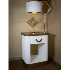 Table de chevet en bois décorée de lignes en relief avec tiroir et étagère - Rachel Viadurini