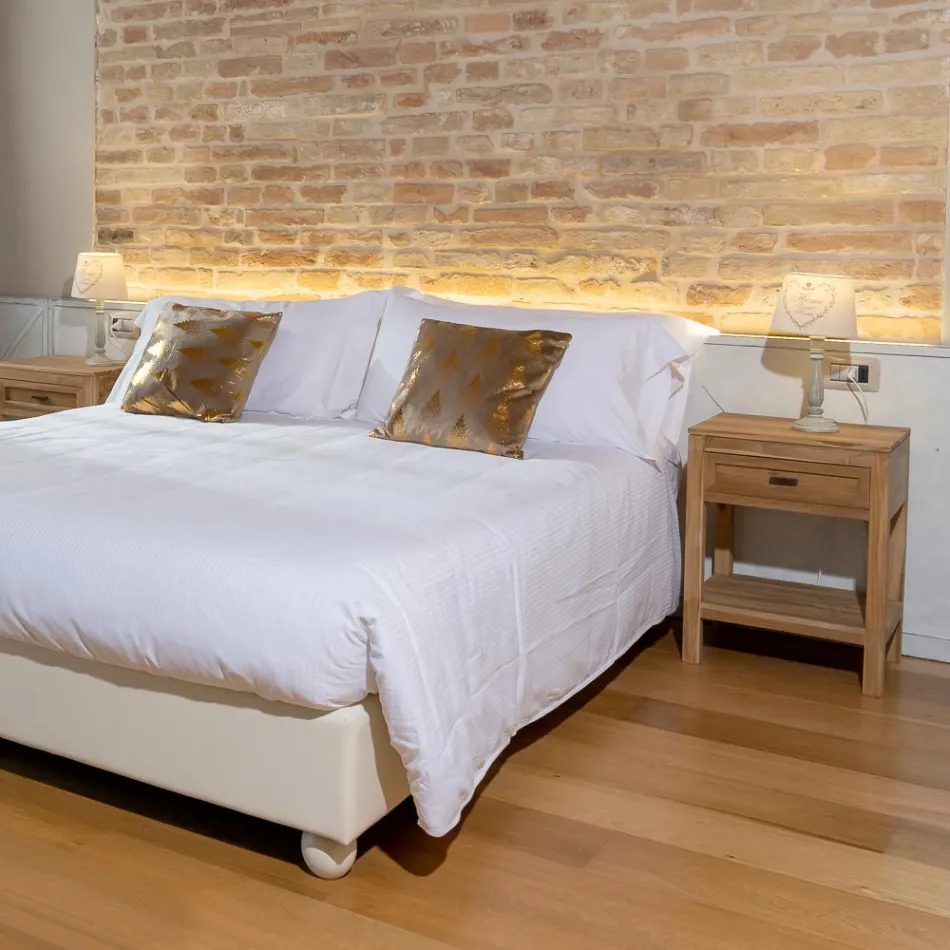 Table de chevet en teck massif avec 1 tiroir - Penca Viadurini