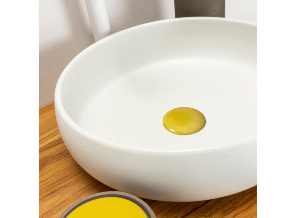 Composition de salle de bain jaune comprenant miroir et accessoires - Maryse Viadurini