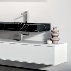 Composition de salle de bains avec 1 tiroir blanc, miroir et étagère Marquina HPL - Velaria Viadurini