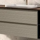 Composition de salle de bains avec 4 tiroirs, lavabo, miroir et étagères ouvertes - Elios Viadurini