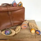 Composition de 3 bougies en cire colorée, pièces uniques, fabriquées en Italie - Dela Viadurini