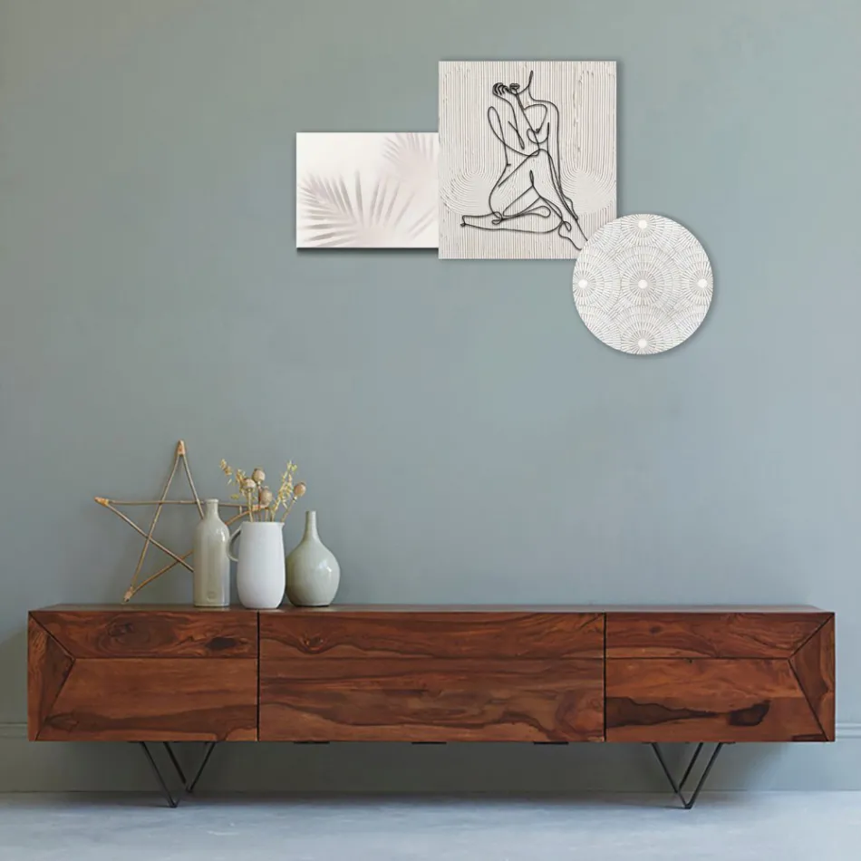 Composition de 3 panneaux avec la stylisation d'une femme Made in Italy - Kaori Viadurini