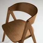 Deux chaises Vesta avec une finition effet bois et un dossier incurvé, disponibles en deux coloris. Viadurini