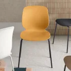 Deux chaises en polypropylène et métal peint multicolore - Dorica Viadurini