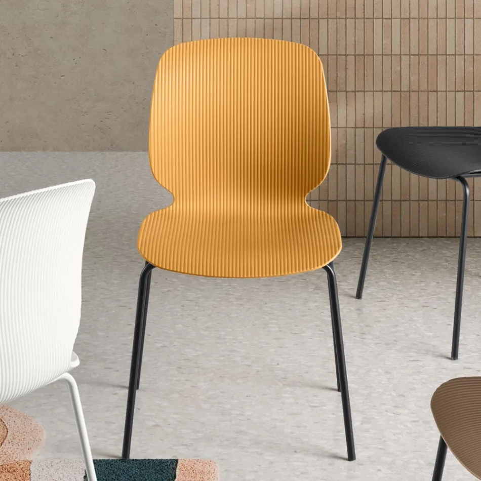 Deux chaises en polypropylène et métal peint multicolore - Dorica Viadurini