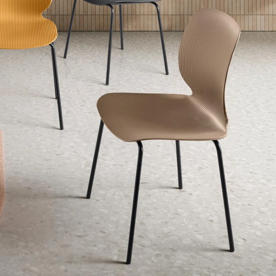 Deux chaises en polypropylène et métal peint multicolore - Dorica Viadurini