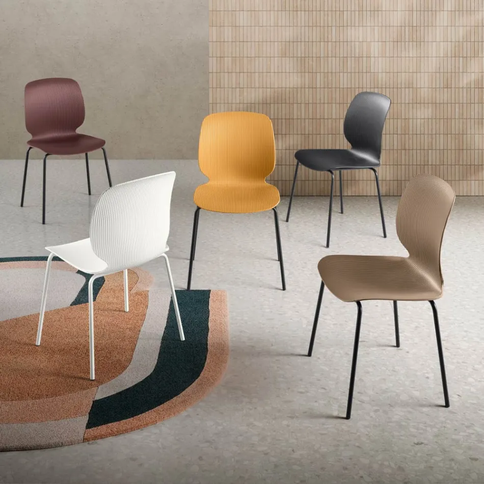 Deux chaises en polypropylène et métal peint multicolore - Dorica Viadurini