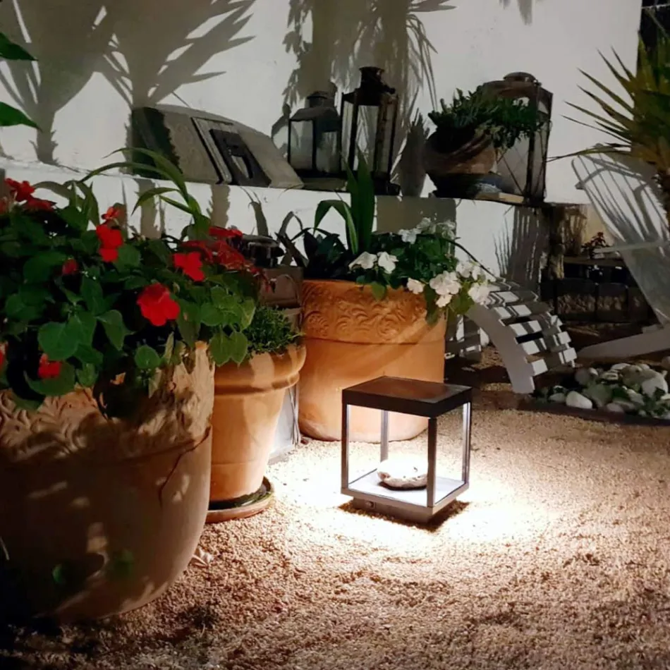 Spot LED Solaire Portable en Aluminium Blanc, Noir ou Corten - Bettina Viadurini