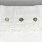 Taie d'oreiller carrée en lin poussiéreux ou rétro avec boutons et dentelle Armonia - Logos Viadurini