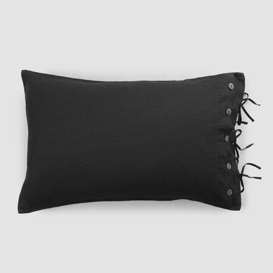 Taie d'oreiller de lit rectangulaire en lin blanc ou noir avec boutons et lacets - Agora Viadurini