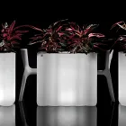 Jardinière lumineuse en polyéthylène coloré à deux sources d'alimentation, fabriquée en Italie - Barbia Viadurini