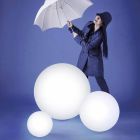 Globe sphère / lampe de table Slide Globo blanc brillant fabriqué en Italie Viadurini