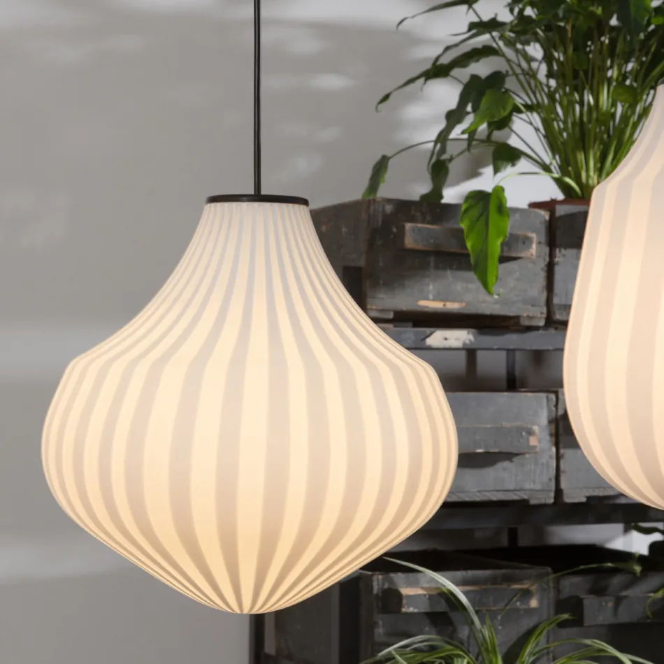 Lampe à Suspension en Verre Blanc au Design Filigrane Pointu - Caravane Viadurini