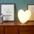 Lampe de table colorée en forme de coeur Slide Love, produite en Italie