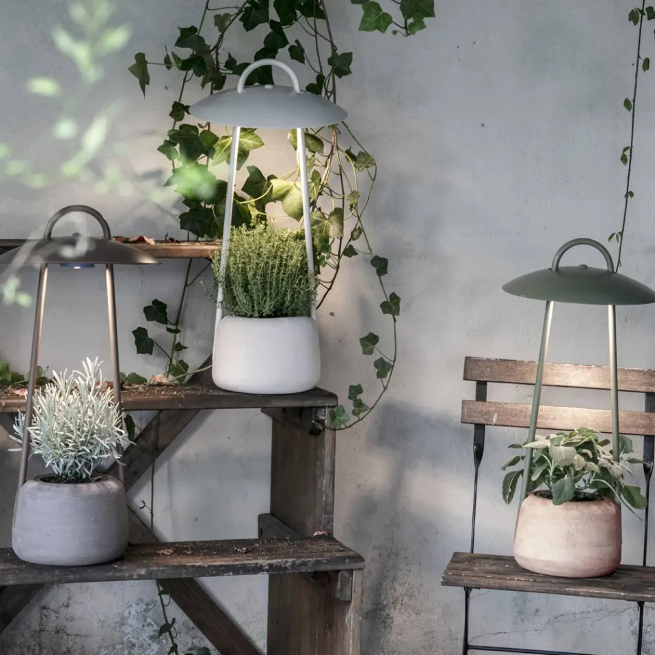 Lampe d'extérieur avec jardinière en argile, aluminium et laiton - Cappello Viadurini