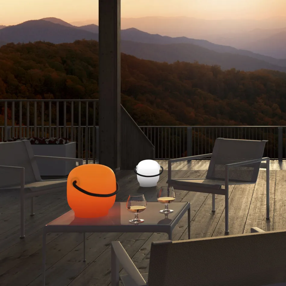 Lampe de jardin en polyéthylène avec poignée Made in Italy - Galice Viadurini