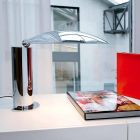 Lampe de table en métal chromé ou noir avec LED Made in Italy - Orlando Viadurini