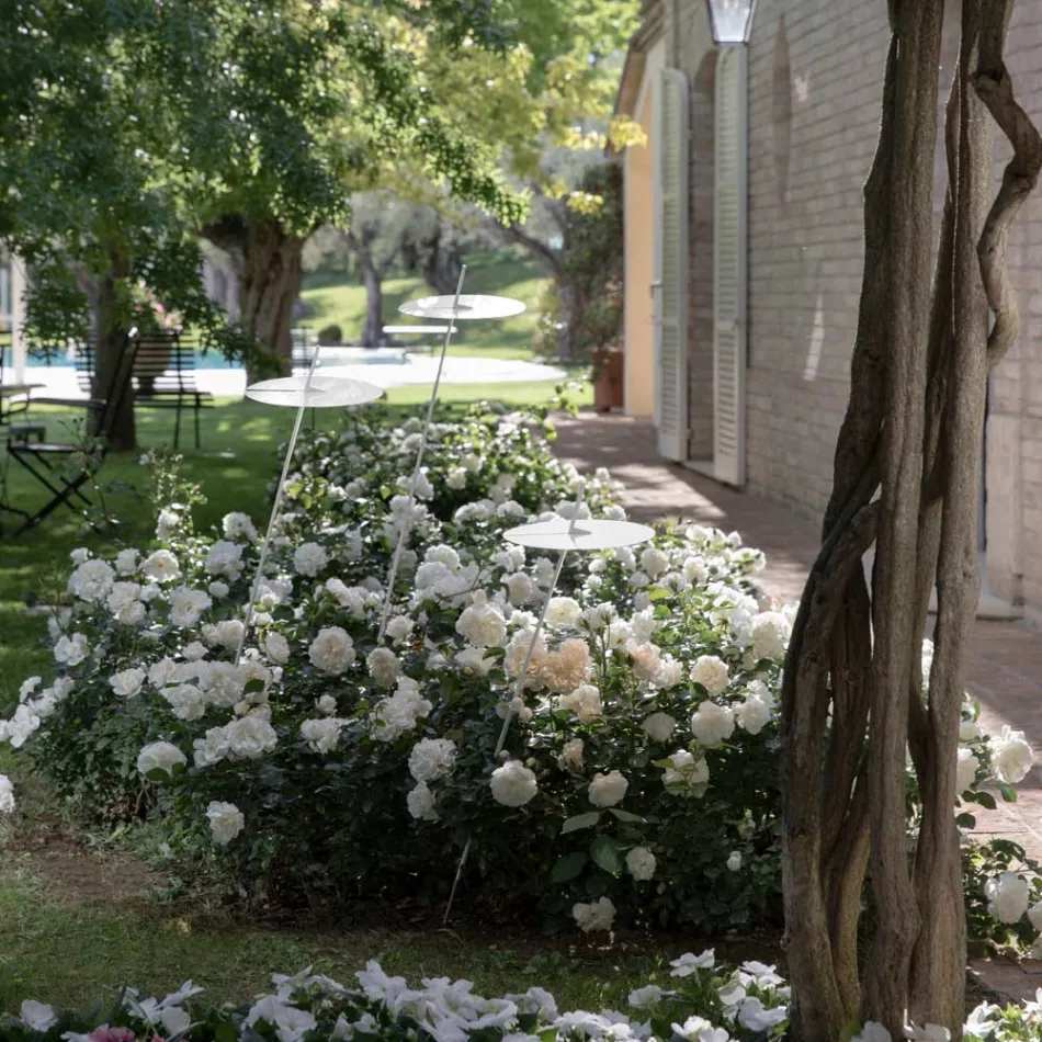 Lampadaire de Jardin Design Aluminium Blanc avec Feuille de Nénuphar - Cipriam Viadurini