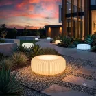 Lampadaire d'extérieur en polyéthylène albâtre fabriqué en Italie - Disco Viadurini