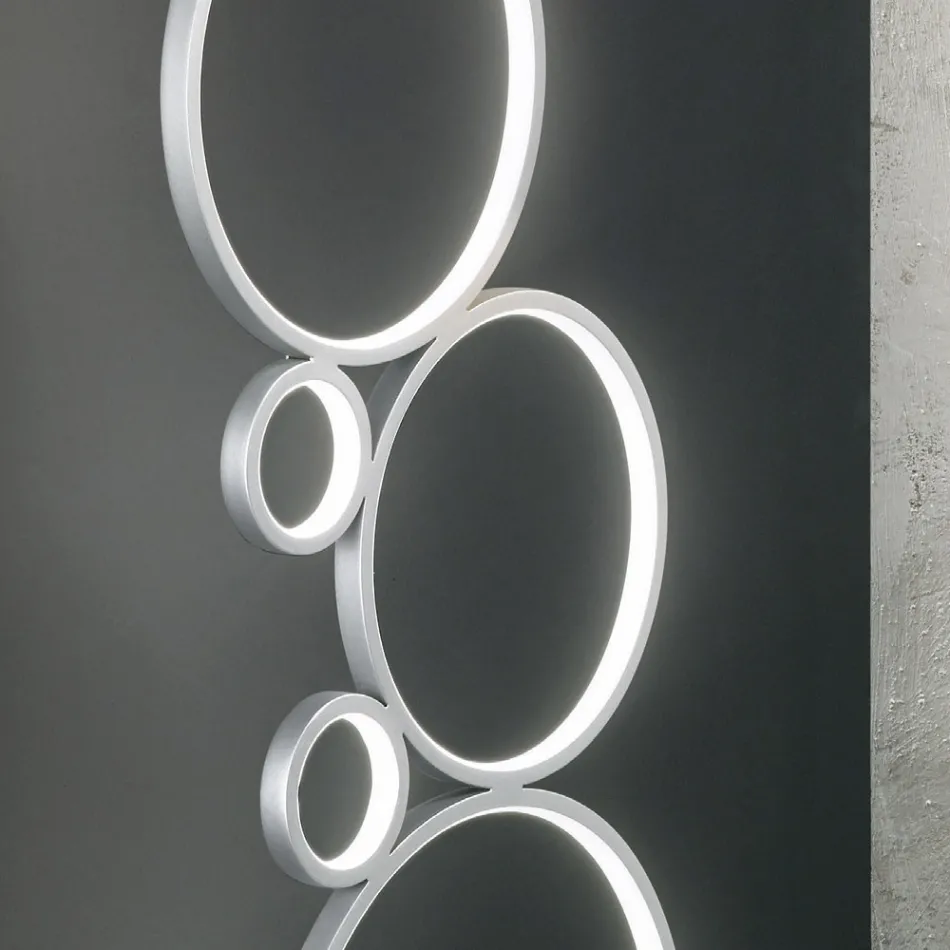 Lampadaire LED Moderne en Métal Peint Or ou Argent - Punto Viadurini