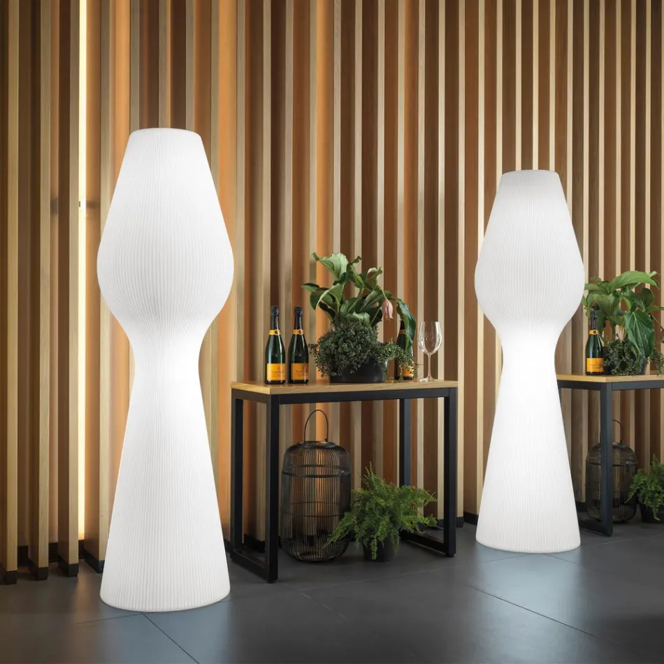 Lampadaire d'extérieur Reyes en polyéthylène avec éclairage LED, fabriqué en Italie Viadurini