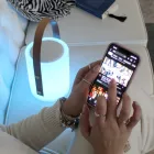 Lampe design portable pour l'extérieur avec LED multicolores, haut-parleur Bluetooth et télécommande (IP44) Viadurini