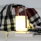 Lampe design portable pour l'extérieur avec LED multicolores, haut-parleur Bluetooth et télécommande (IP44) Viadurini