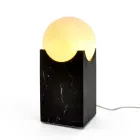 Lampe rectangulaire avec sphère blanche et base en marbre fabriquée en Italie - Koshi Viadurini