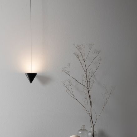 Lampe Suspendue en Fil d'Aluminium Noir et Grand Cône Design - Mercado Viadurini