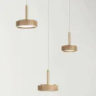 Lustre à base ronde en métal peint doré et lumière LED - Charme Viadurini