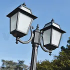 Lampadaire de jardin 238 cm de haut en Aluminium Anthracite et Verre Sablé - Elric Viadurini