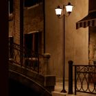 Lampadaire d'extérieur à 2 lumières en verre blanc, cuivre et laiton - Venise par Il Fanale Viadurini