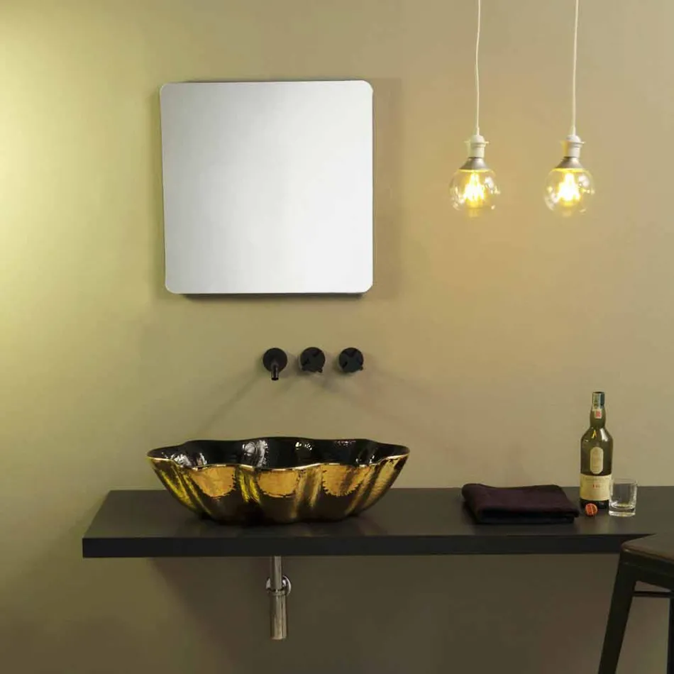 Vasque à poser en céramique noire et dorée, fabriquée en Italie Cubo Viadurini