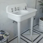 Lavabo de salle de bain asymétrique en céramique avec repose-objet - Giusy Viadurini