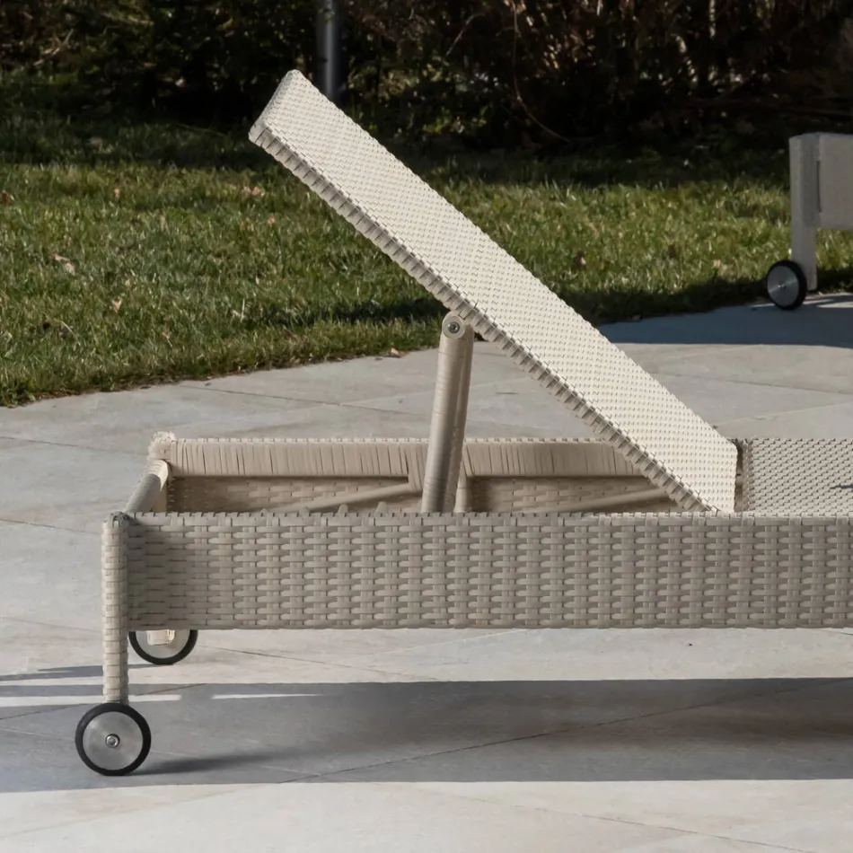 Chaise longue de jardin en poly rotin avec roulettes - bain de soleil Viadurini