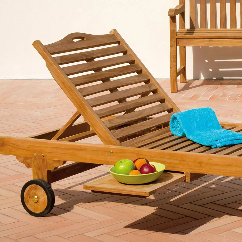 Chaise longue de jardin en teck avec table et roulettes amovibles - Oasi Viadurini