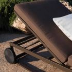 Chaise longue de jardin en aluminium, roues et dossier inclinable - Julie Viadurini
