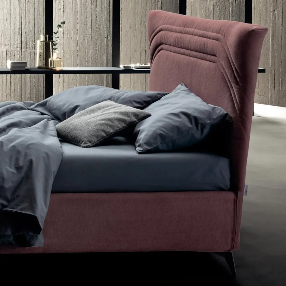 Lit Double 160x190 avec Lignes Courbes et Bande Double Matelassée - Gioie Viadurini