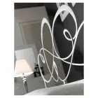 Lit double avec pied de lit assorti, matelas et 2 tables de chevet - Nebbia Viadurini